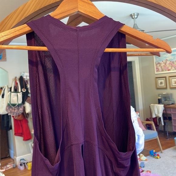 Lululemon Deep Purple Mesh Workout Tank Size 4/6 - Picture 3 of 3